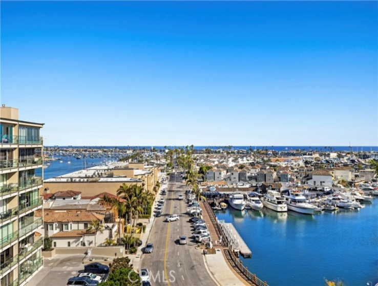 2 Bed Home to Rent in Newport Beach, California