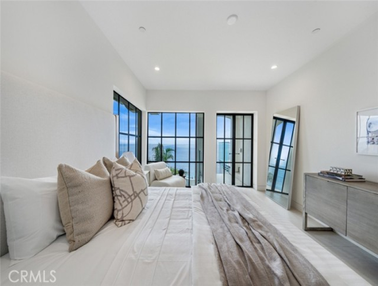 6 Bed Home for Sale in Laguna Beach, California