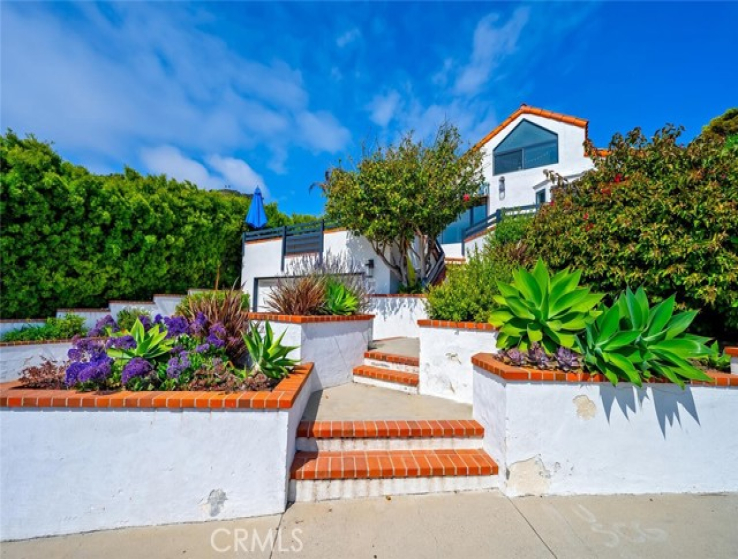 2 Bed Home to Rent in Laguna Beach, California