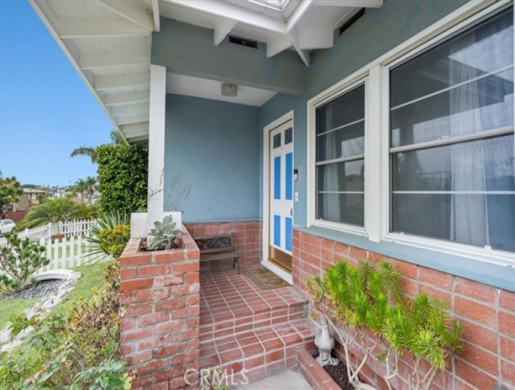 2 Bed Home for Sale in Corona del Mar, California