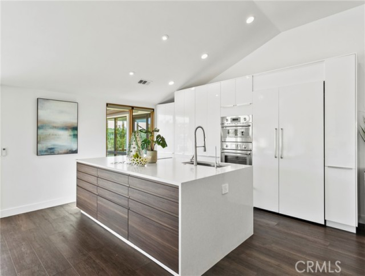 2 Bed Home for Sale in Corona del Mar, California