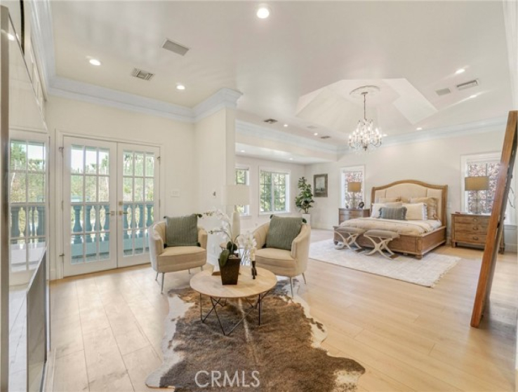 6 Bed Home for Sale in Woodland Hills, California