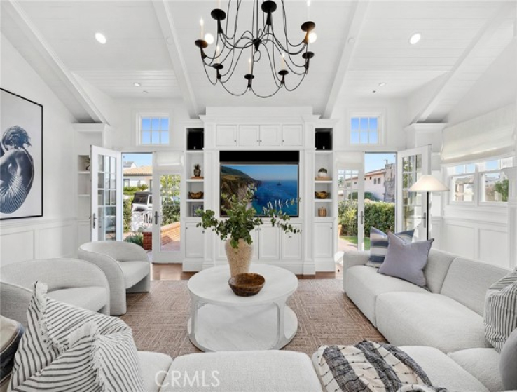 6 Bed Home for Sale in Corona del Mar, California