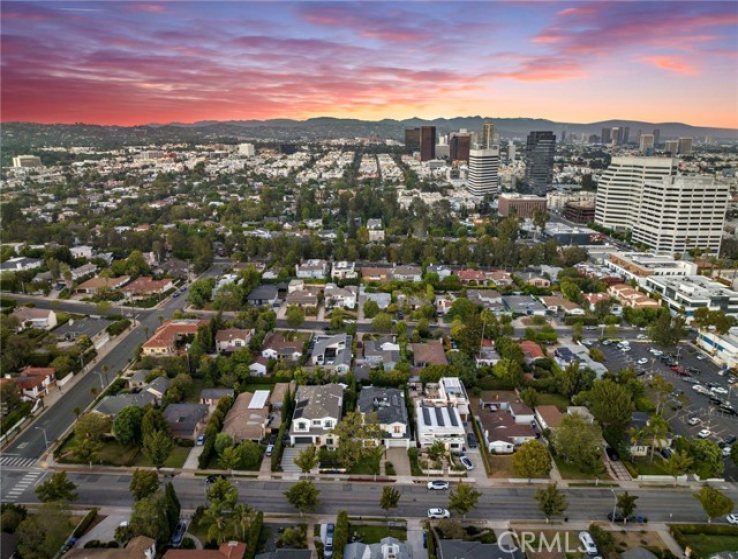 5 Bed Home for Sale in Santa Monica, California