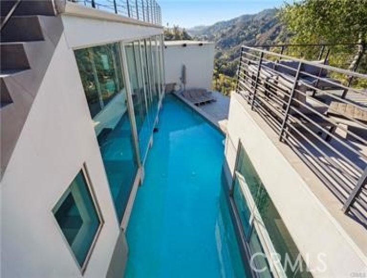 6 Bed Home to Rent in Beverly Hills, California