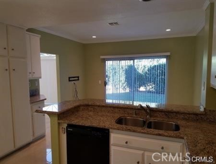 3 Bed Home to Rent in Anaheim Hills, California