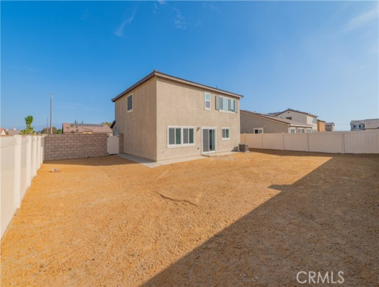 5 Bed Home to Rent in Perris, California