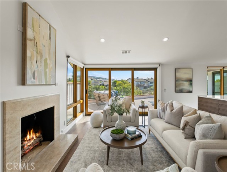 2 Bed Home for Sale in Corona del Mar, California