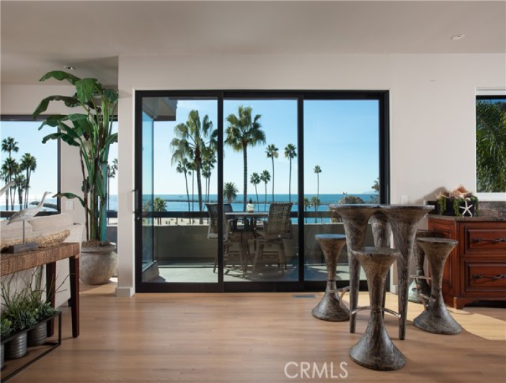 4 Bed Home to Rent in Corona del Mar, California