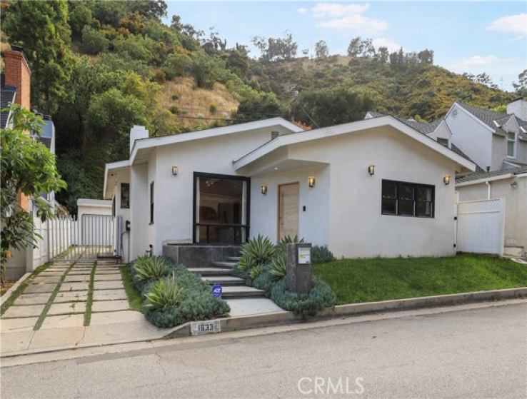 2 Bed Home to Rent in Beverly Hills, California