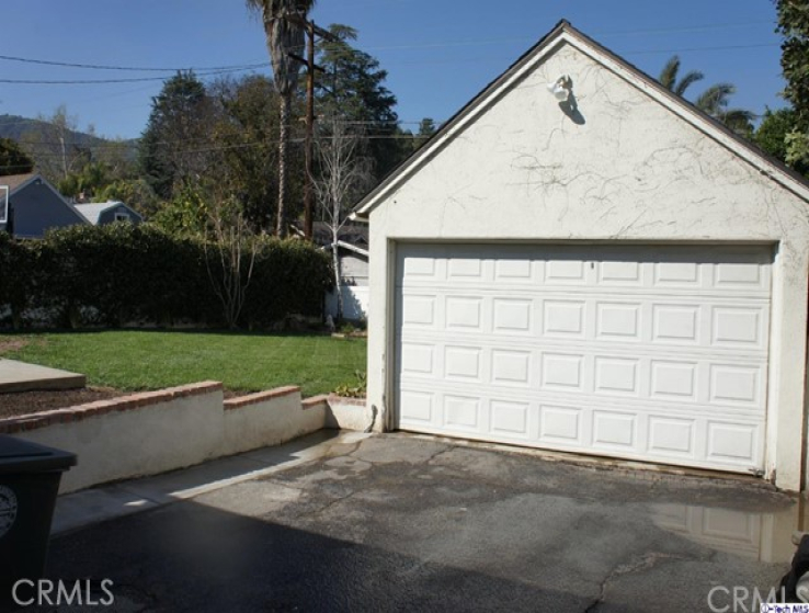 3 Bed Home to Rent in Glendale, California