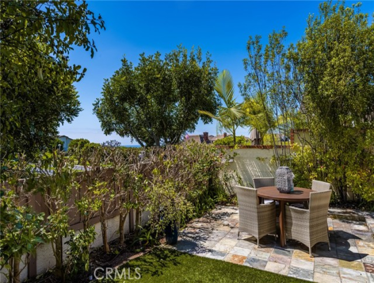 2 Bed Home for Sale in Corona del Mar, California