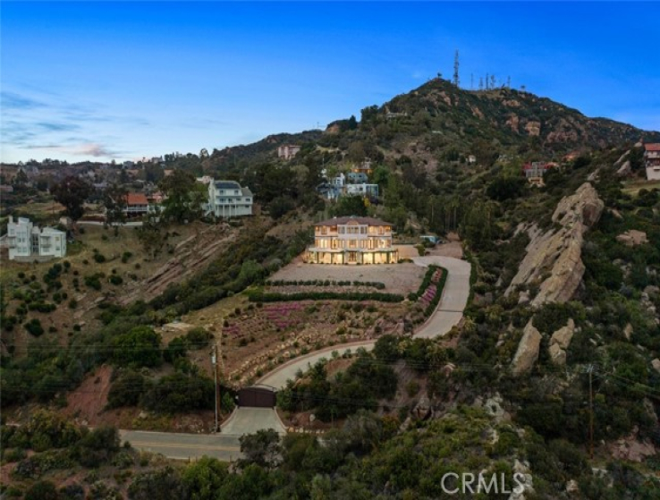 4 Bed Home for Sale in Malibu, California