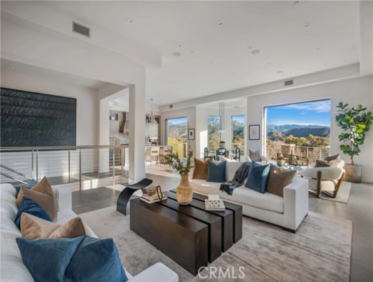 6 Bed Home for Sale in Calabasas, California