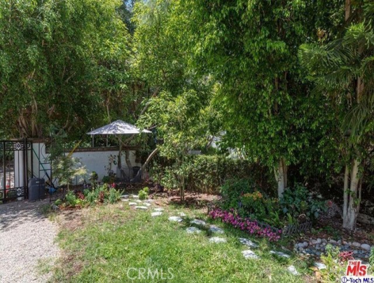 2 Bed Home to Rent in Hollywood Hills East, California