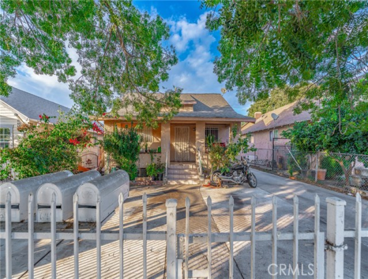  Income Home for Sale in Los Angeles, California