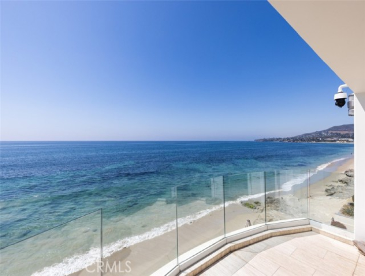 4 Bed Home to Rent in Laguna Beach, California