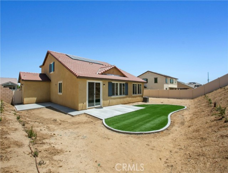 5 Bed Home to Rent in Lancaster, California