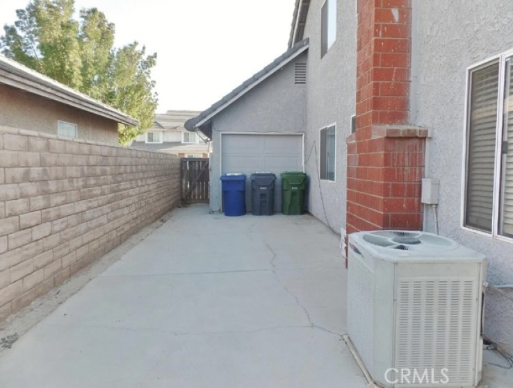 5 Bed Home to Rent in Palmdale, California