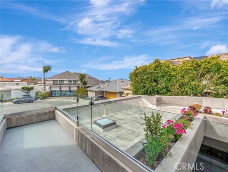 4 Bed Home for Sale in Huntington Beach, California