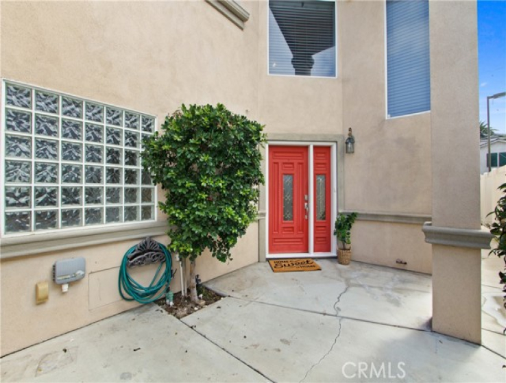 2 Bed Home to Rent in Corona del Mar, California