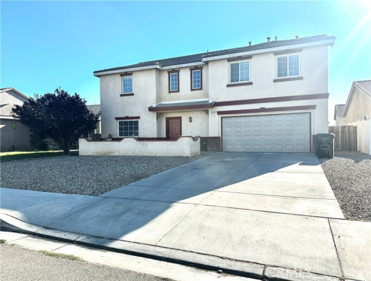 4 Bed Home to Rent in Victorville, California