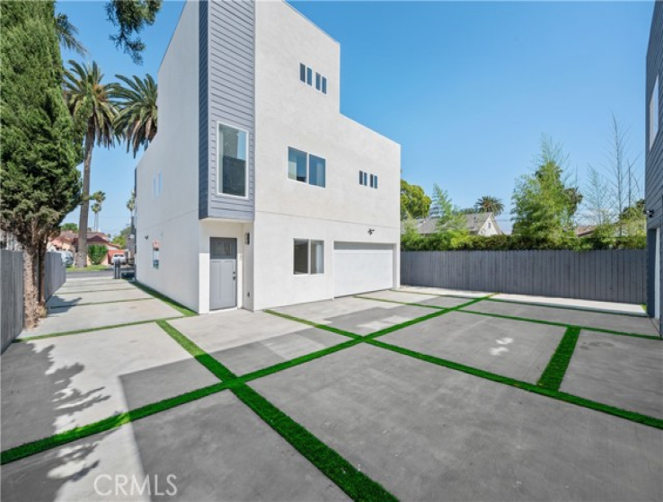  Income Home for Sale in Los Angeles, California