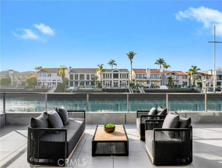 4 Bed Home for Sale in Newport Beach, California