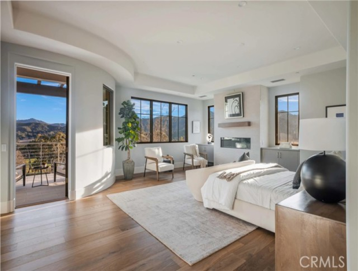 6 Bed Home for Sale in Calabasas, California