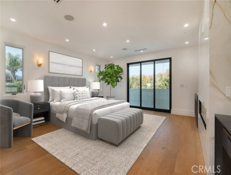 6 Bed Home for Sale in Studio City, California