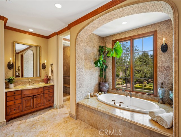 6 Bed Home for Sale in Calabasas, California