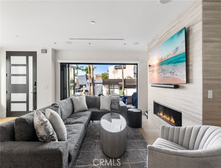 3 Bed Home for Sale in Corona del Mar, California