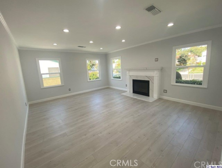 3 Bed Home to Rent in Glendale, California