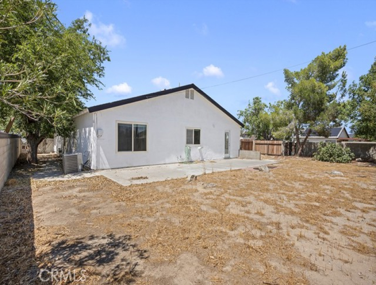 4 Bed Home to Rent in Lancaster, California