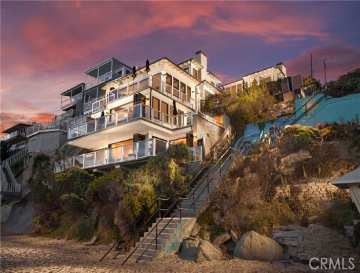 2 Bed Home to Rent in Laguna Beach, California