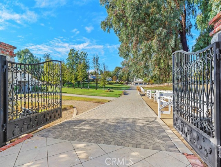 7 Bed Home for Sale in Murrieta, California