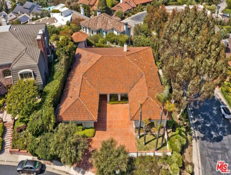 4 Bed Home for Sale in Beverly Hills, California