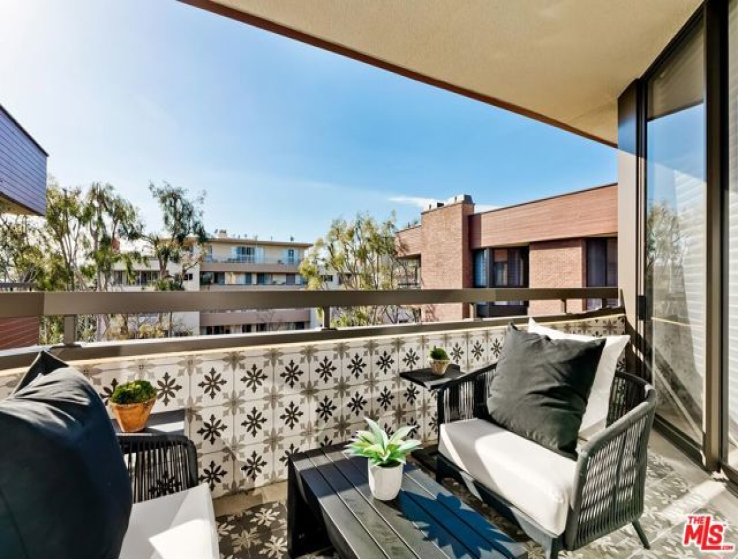 2 Bed Home for Sale in Beverly Hills, California