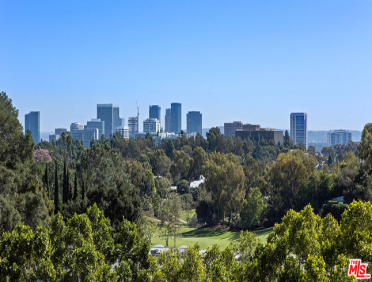 8 Bed Home for Sale in Los Angeles, California