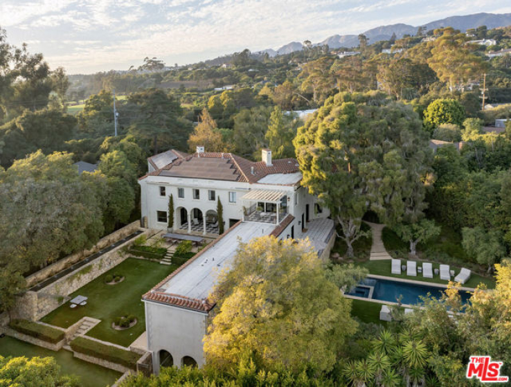 6 Bed Home for Sale in Santa Barbara, California