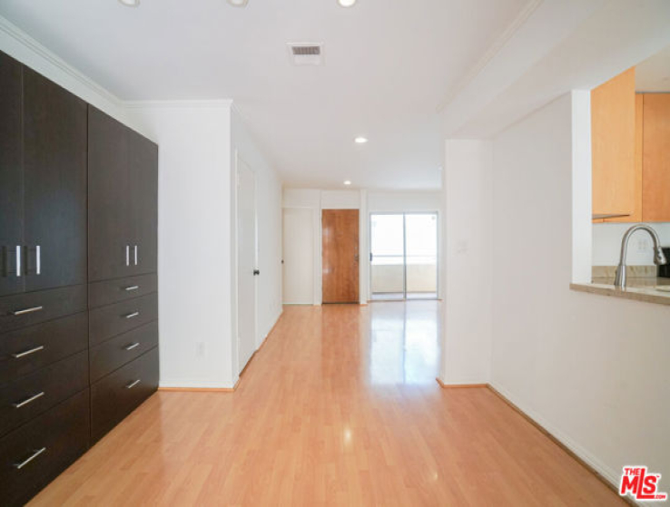 2 Bed Home to Rent in Santa Monica, California