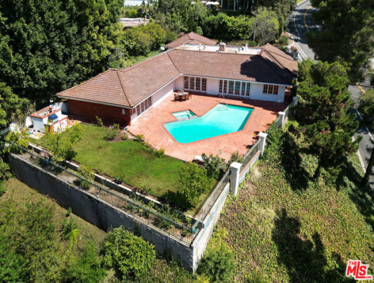 4 Bed Home for Sale in Beverly Hills, California