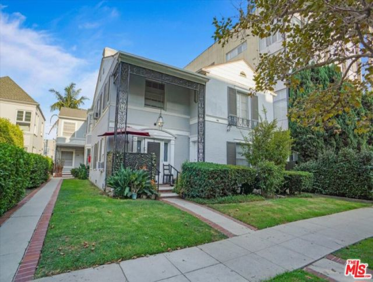  Home to Rent in Beverly Hills, California