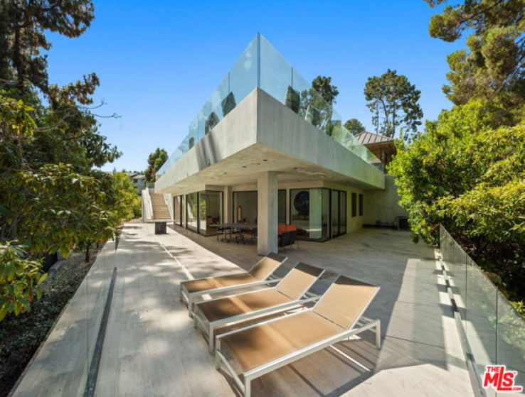 6 Bed Home for Sale in Beverly Hills, California