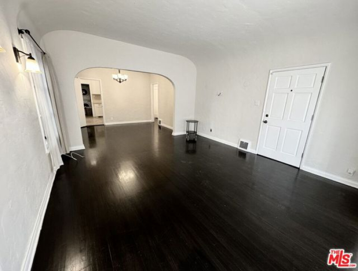 2 Bed Home to Rent in Beverly Hills, California