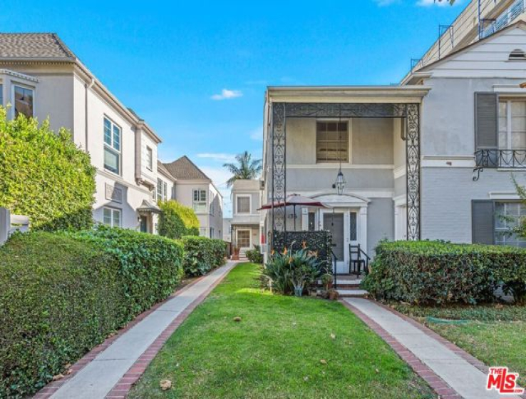  Home to Rent in Beverly Hills, California