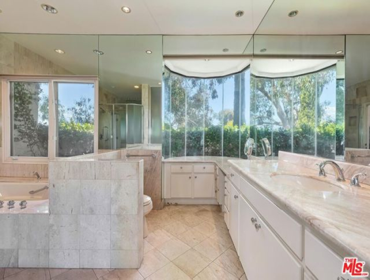 4 Bed Home for Sale in Beverly Hills, California