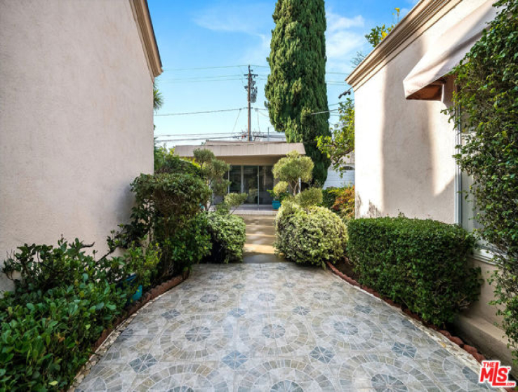 4 Bed Home for Sale in Beverly Hills, California