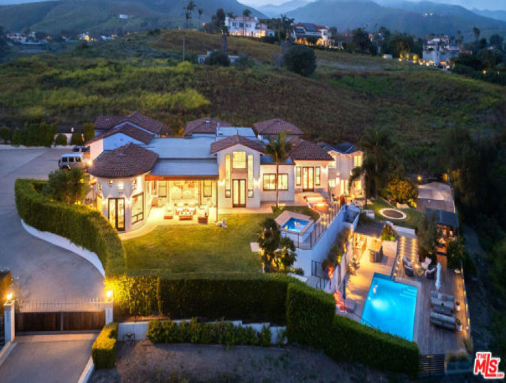 7 Bed Home for Sale in Malibu, California