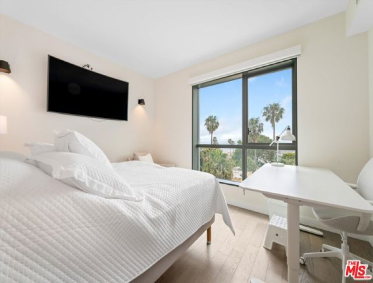 2 Bed Home for Sale in Santa Monica, California